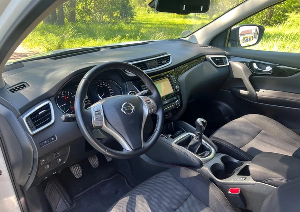 Nissan Qashqai cena 56990 przebieg: 117000, rok produkcji 2016 z Bisztynek małe 466